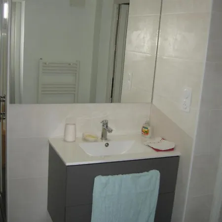 Helen's לינה וארוחת בוקר