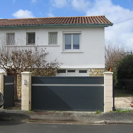 Helen's לינה וארוחת בוקר 3*