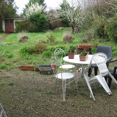 לינה וארוחת בוקר Helen's ברגרק