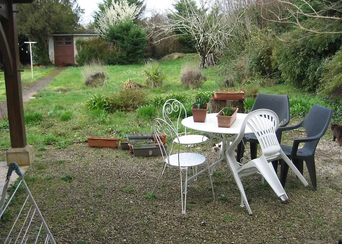 לינה וארוחת בוקר Helen's ברגרק